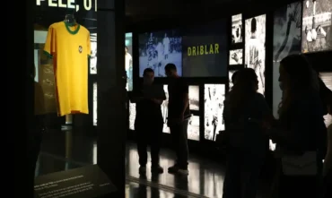 Futebol: Museu do Futebol lança exposição de camisas da seleção brasileira
