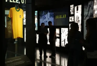 Futebol: Museu do Futebol lança exposição de camisas da seleção brasileira