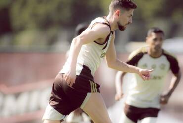Flamengo x Estudiantes: onde assistir, horário, prováveis escalações e tudo sobre o duelo decisivo da Libertadores. Imagem: CRF