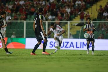Internacional x Athletic-MG: onde assistir, escalações e tudo sobre o duelo decisivo pela Copa do Brasil. Imagem: Ricardo Duarte/SCI