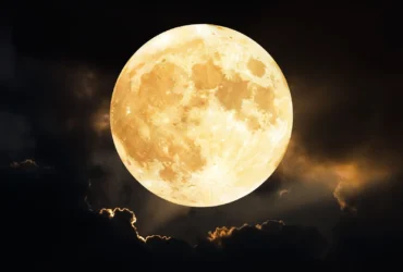Lua das Flores e Lua Azul acontecem no mesmo mês e marcam sequência de microluas visíveis a olho nu