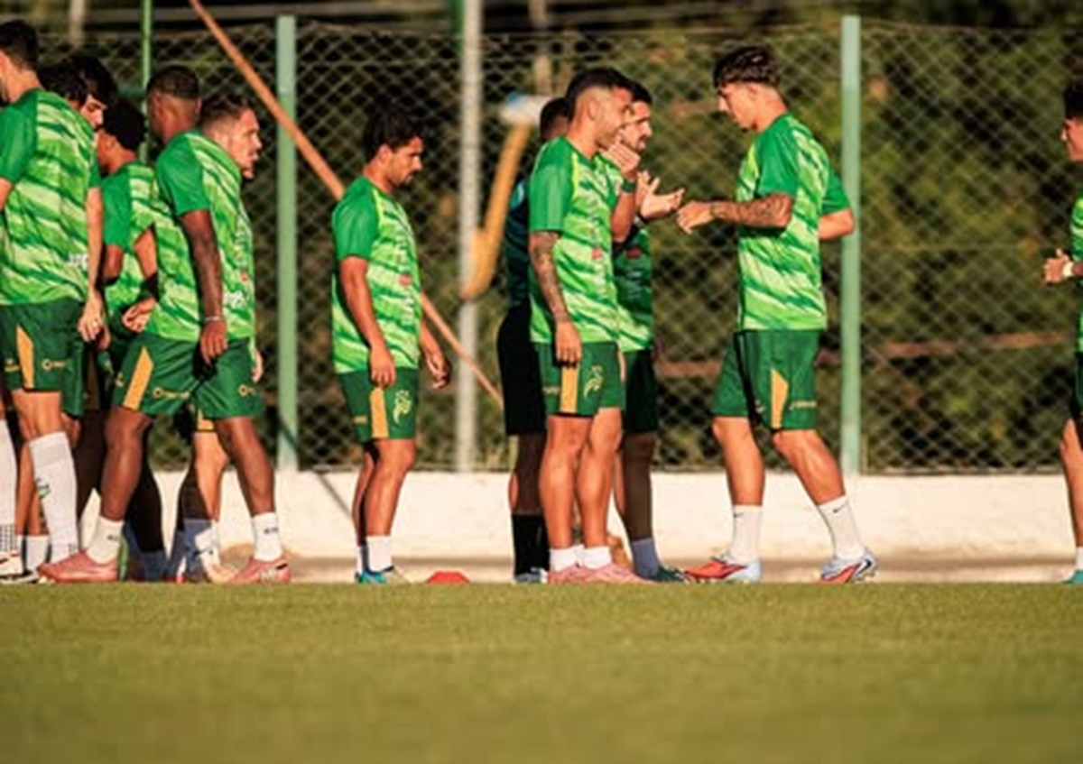 Brasiliense x Luverdense: onde assistir, escalações e duelo decisivo pelo G4 da Série D. Imagem: Divulgação Luverdense