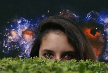 Mulher com seus segredos ocultos