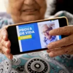 Prova de vida do INSS passa a ser cobrada pelo WhatsApp; veja quem precisa regularizar