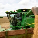 Mato Grosso colhe safra histórica de 51,6 milhões de toneladas de soja e garante 26 anos de liderança absoluta no agronegócio nacional