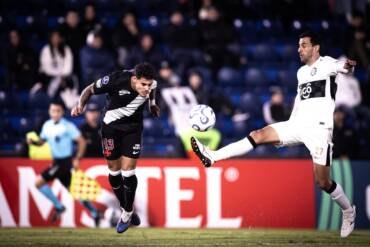 Vasco x Barracas Central: onde assistir, prováveis escalações e o que esperar do duelo decisivo pela Sul-Americana. Imagem: Matheus Lima/CR Vasco