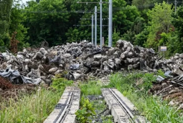 Depois de anos parado nos trilhos da promessa, o VLT de Cuiabá e Várzea Grande agora vai parar oficialmente no martelo.
