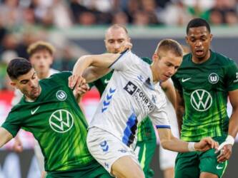 Paderborn x Wolfsburg: onde assistir ao vivo, horário, escalações e palpite dos playoffs da Bundesliga. Imagem: Divulgação Paderborn