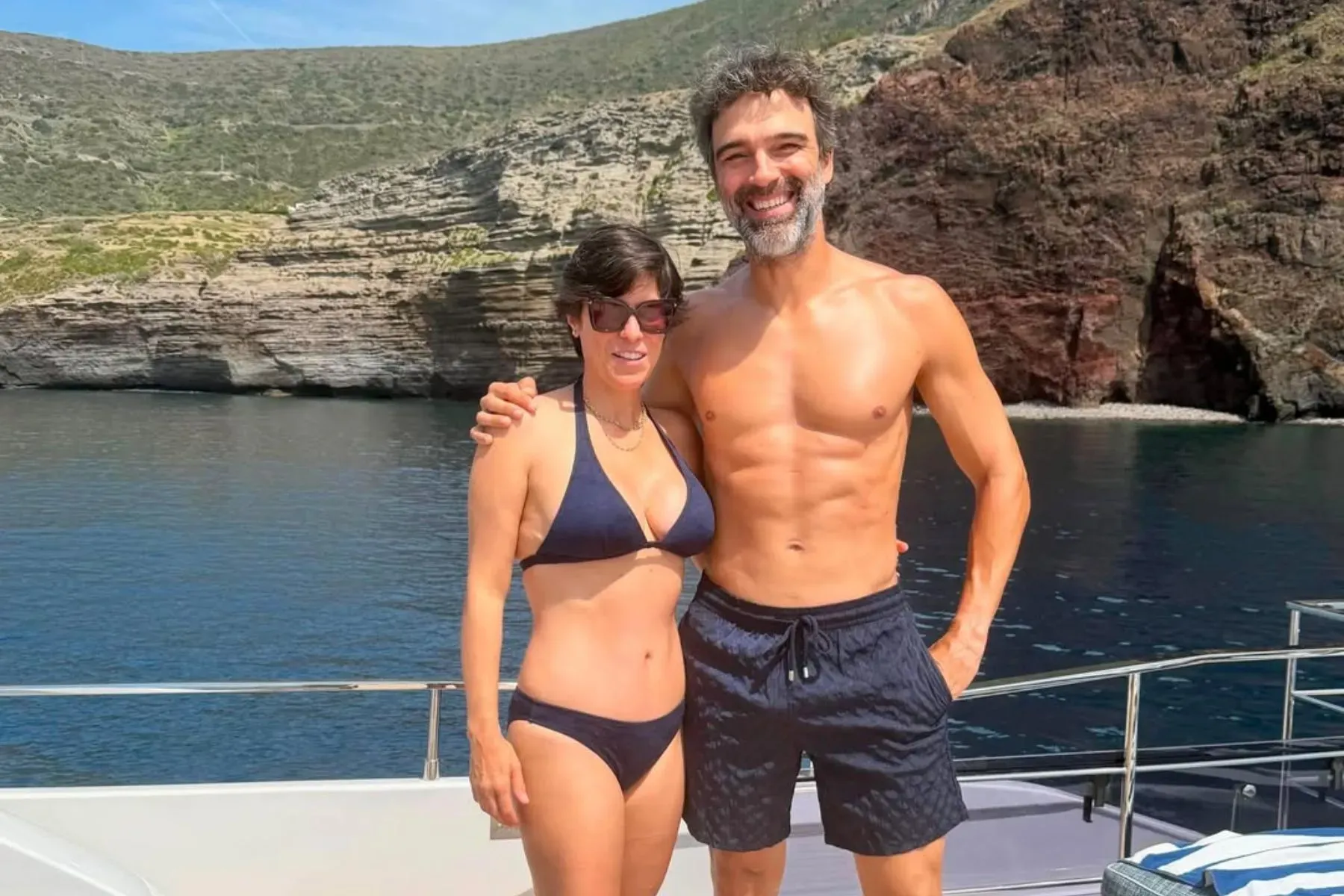 Tadeu Schmidt recebe apoio após críticas por viagem durante luto