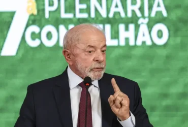 Celular roubado poderá ser devolvido nos Correios, diz Lula