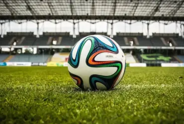 Batalhas na Copa destaca confrontos esportivos e culturais na programação da Rádio Nacional
