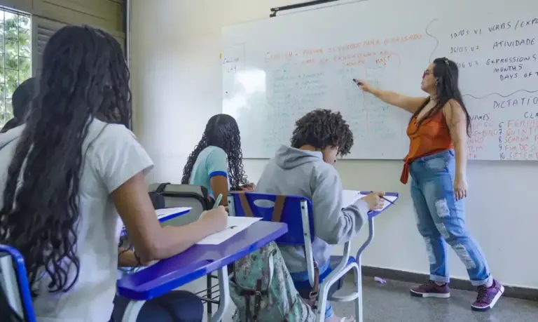 PND impulsiona ingresso de mais de 10 mil professores na rede pública em 2025