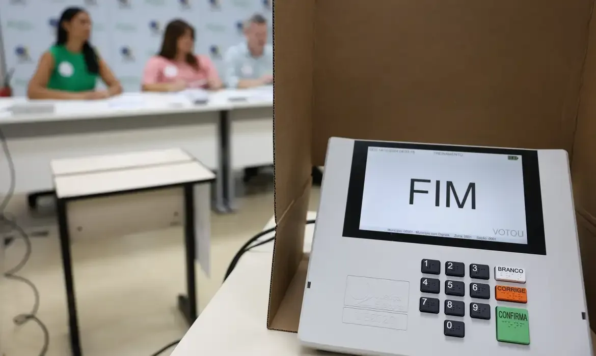 Roraima escolhe governador em eleição para mandato até 2027 neste domingo (21)