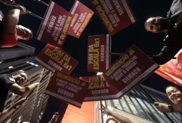 Protesto contra escala 6x1 reúne milhares em São Paulo nesta terça-feira (30)