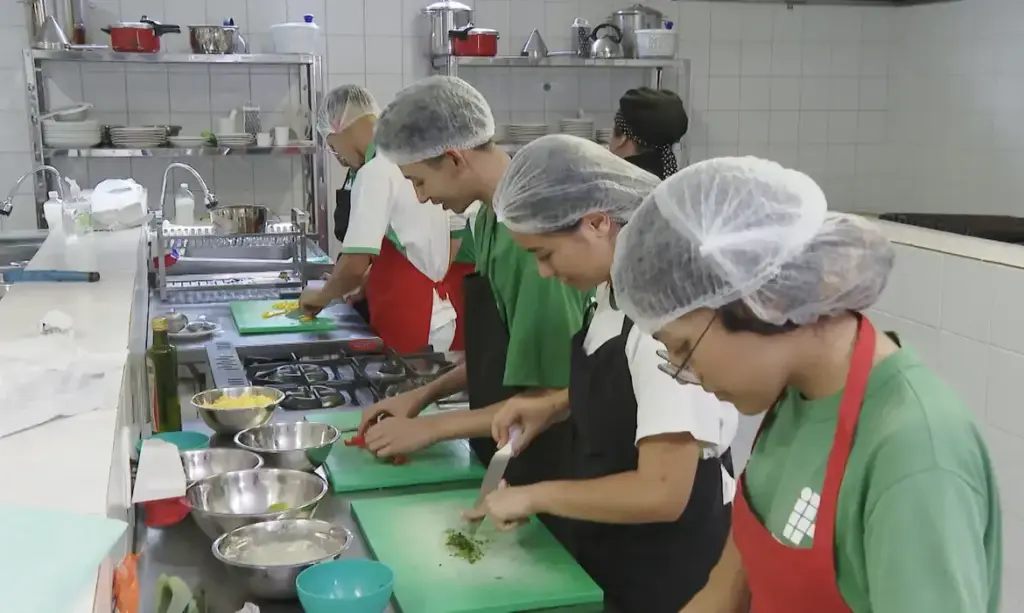 Desemprego cai para 5,6% e atinge menor nível para maio