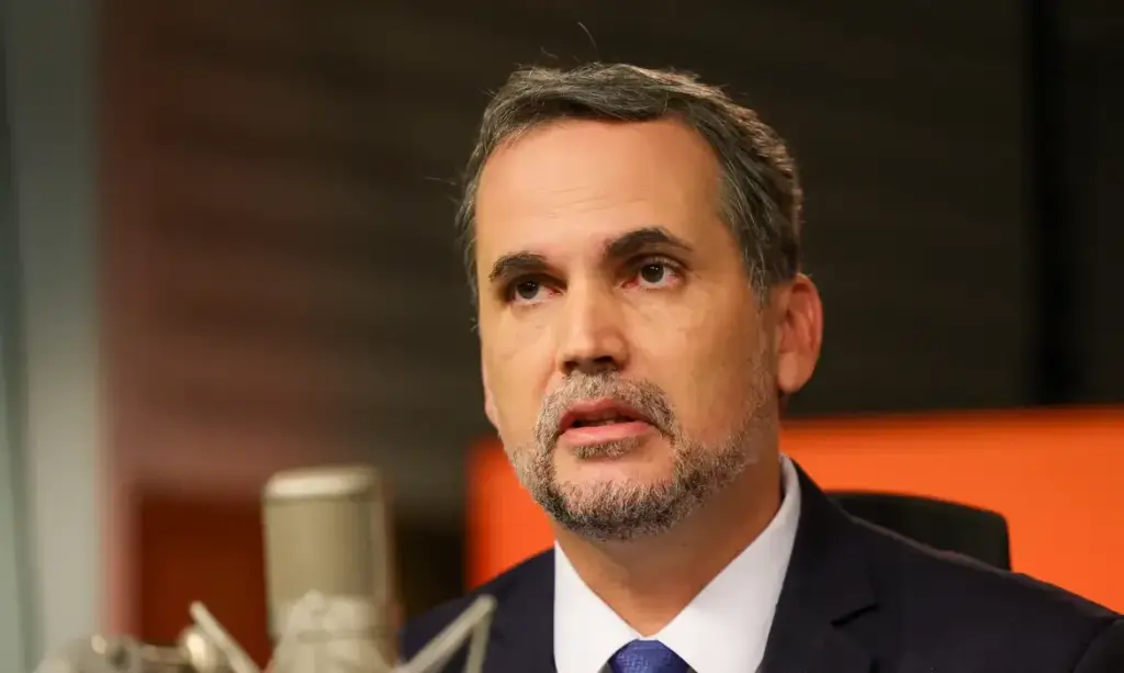 Orçamento federal tem bloqueio de R$ 23,7 bilhões e governo garante manutenção de serviços