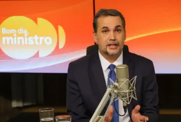 Governo usa lucros do petróleo para conter preços dos combustíveis