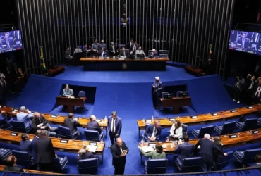 Alcolumbre trava tramitação da PEC que altera jornada 6x1 no Senado