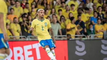 Lateral sofreu lesão muscular no adutor da coxa esquerda e não poderá disputar o Mundial