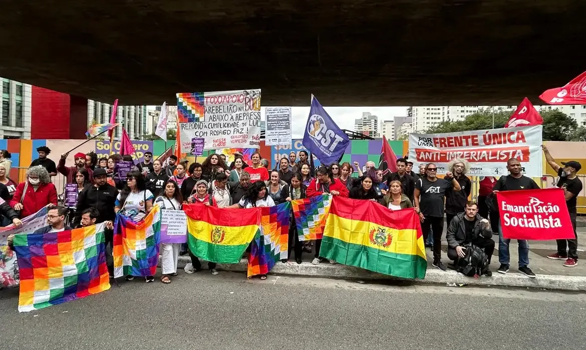 Bolívia mobiliza ato de solidariedade na Avenida Paulista