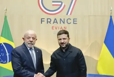 Ucrânia: Lula e Zelensky discutem saída diplomática para guerra na França