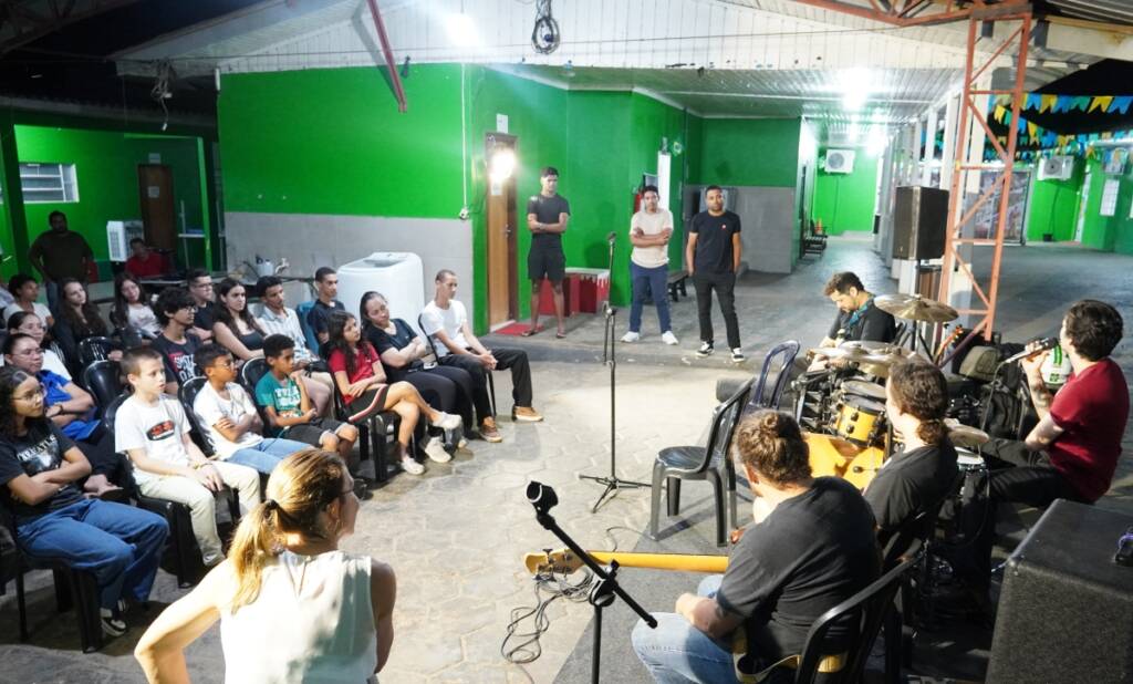 Workshop “Da Oficina ao Palco” proporciona experiência prática e aproxima alunos da realidade musical