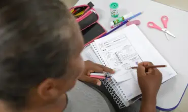 Analfabetismo recua no Brasil, mas ainda atinge 8,4 milhões de pessoas