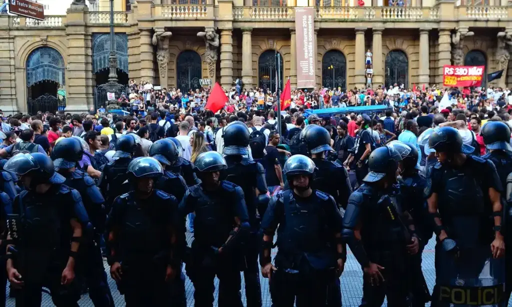 STJ determina protocolo para atuação policial em manifestações em São Paulo