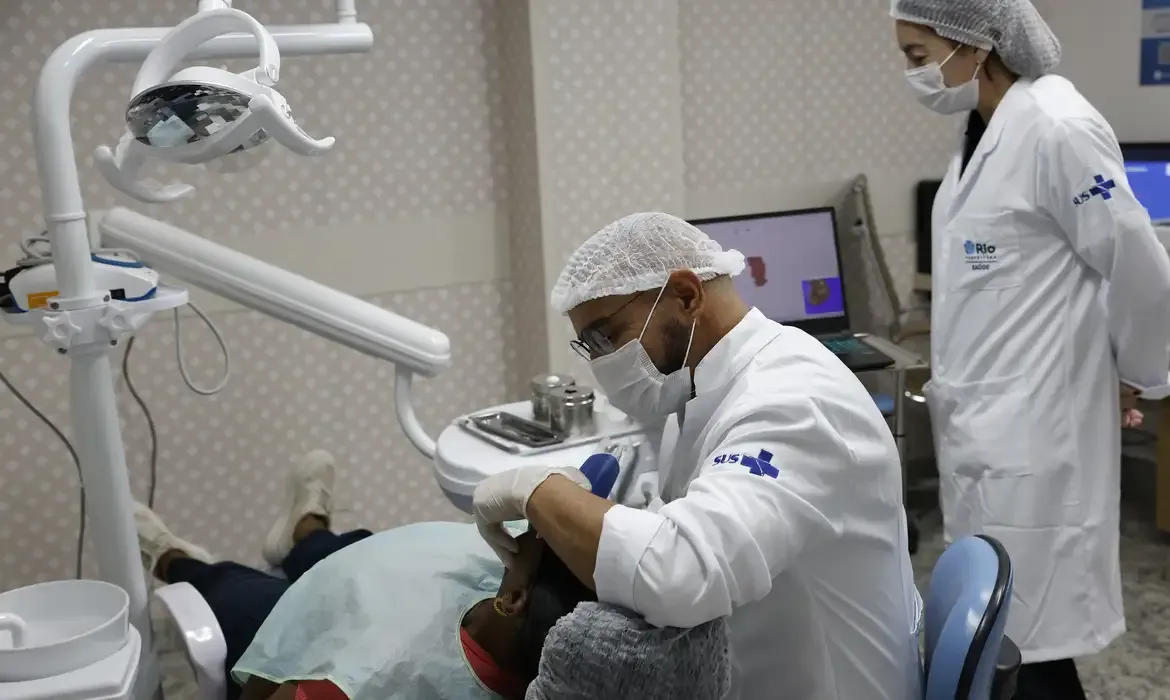 Senado aprova novo piso para médicos e dentistas