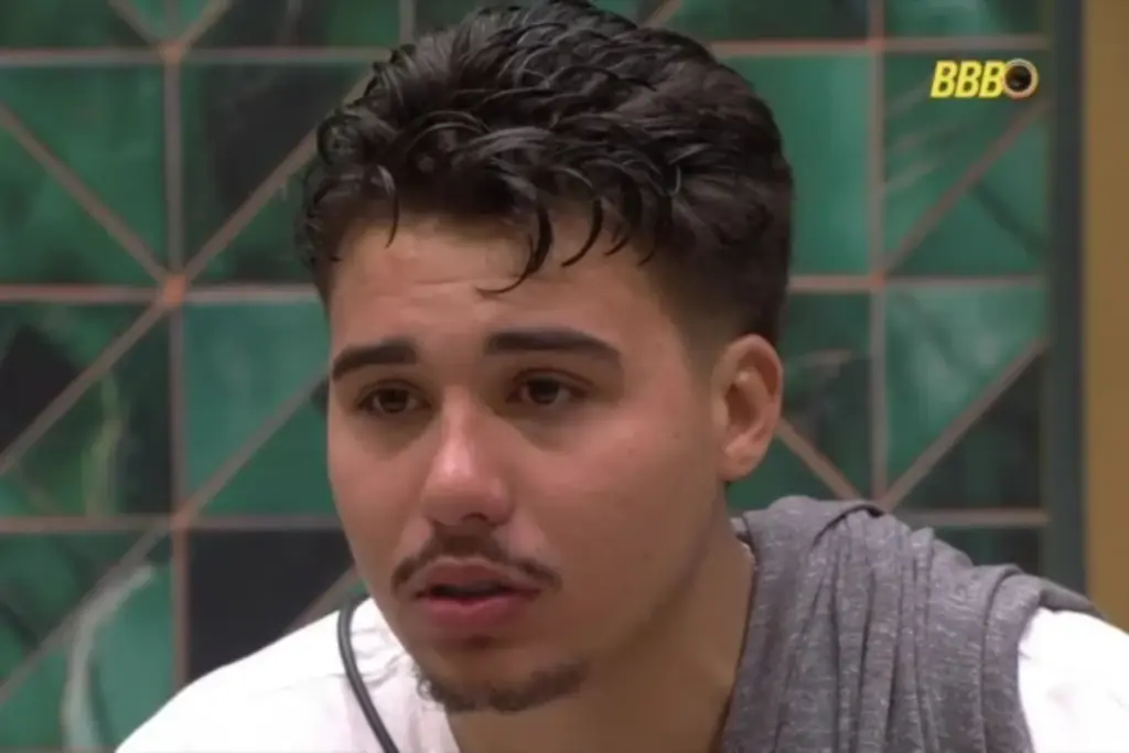Pedro Espíndola, do BBB 26, é alvo de pedido de medida protetiva após denúncia da ex