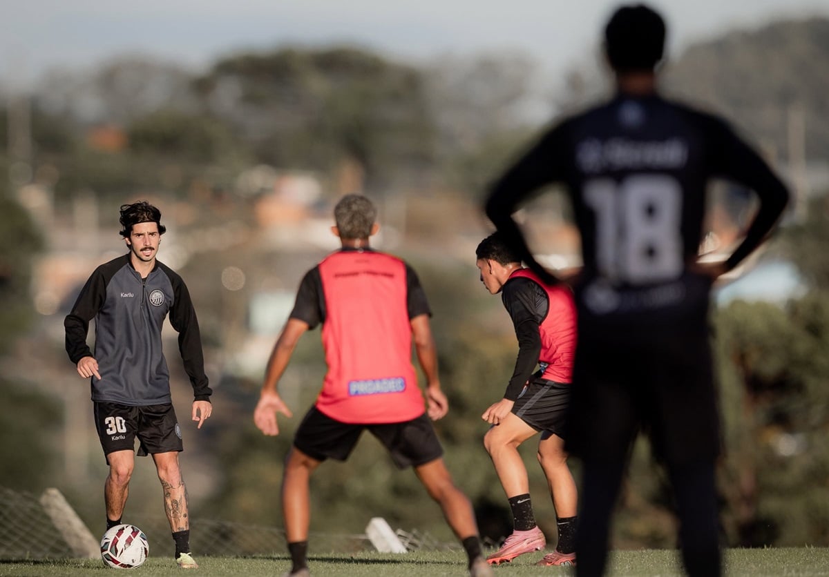 Goiás x Operário: saiba onde assistir e o que esperar do duelo da Série B. Imagem: André Jonsson/OFEC