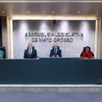 Em sessão especial da ALMT, Altir Peruzzo entrega honrarias a personalidades de destaque em MT