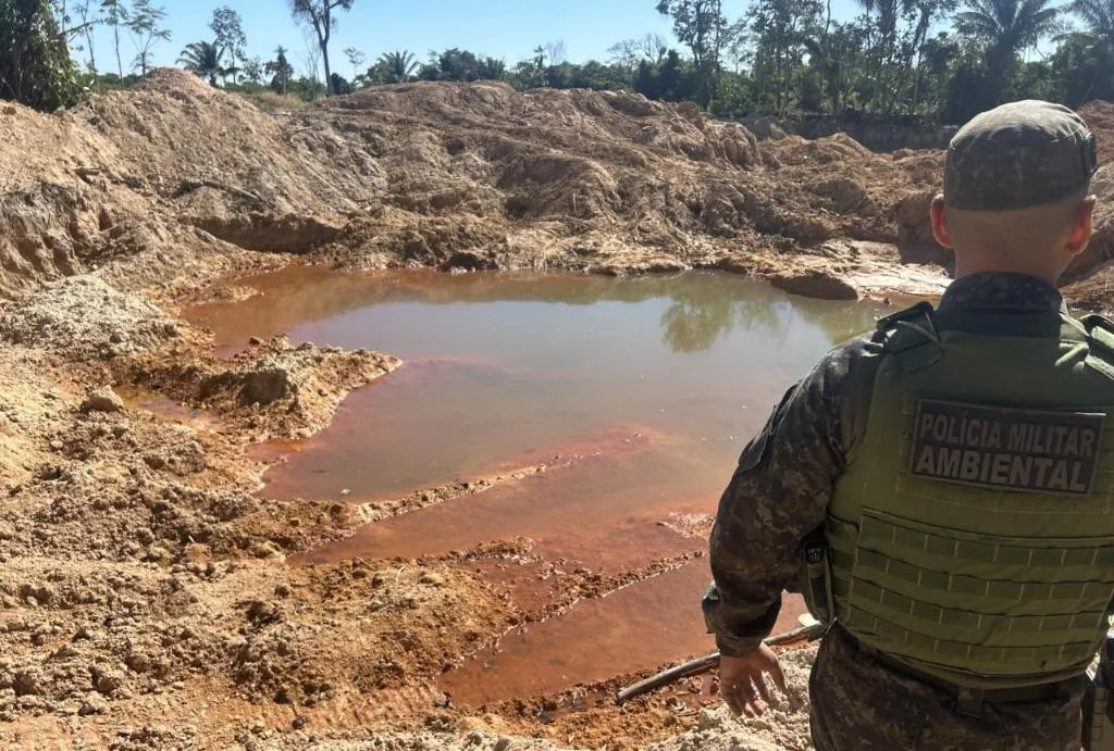 Garimpo ilegal é fechado em Novo Mundo durante fiscalização ambiental
