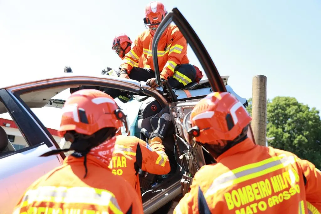Acidente na MT-358 deixa três mortos e mobiliza bombeiros