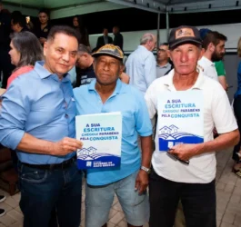 Escrituras beneficiam 190 famílias em duas cidades