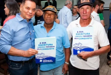 Escrituras beneficiam 190 famílias em duas cidades