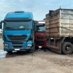 Colisão entre carretas na BR-163 deixa motorista ferido e quase atinge trabalhadores em empresa de Lucas do Rio Verde