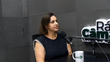Carolina Costa explica atuação do Programa Anjos da Escola no Lucas em Debate