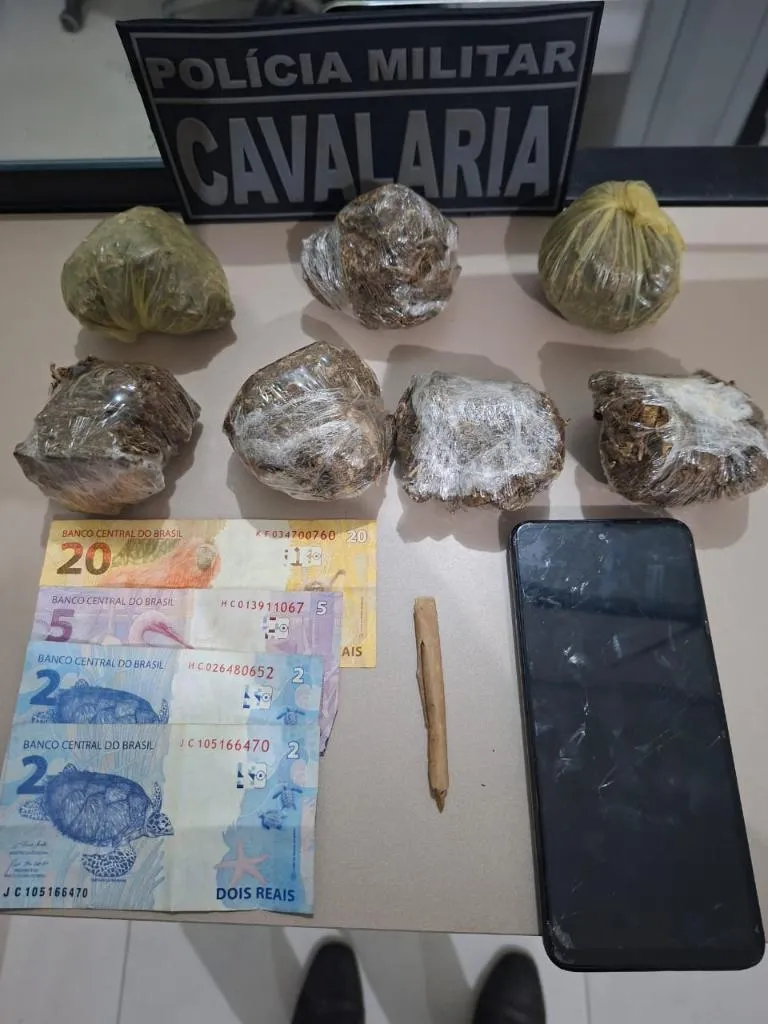 Operação Território Livre: Cavalaria prende trio e apreende menor por tráfico em Barra do Bugres