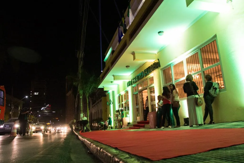 Cine Teatro Cuiabá transmite Brasil x Haiti com evento cultural