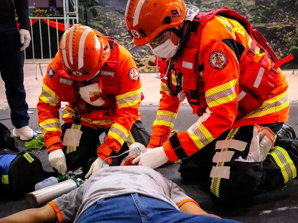 Congresso dos Bombeiros reúne especialistas no Parque Novo MT para treinar resgate pesado e controle de hemorragias