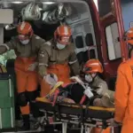 Motociclista de 21 anos fica em estado grave após colisão com ônibus escolar em Sinop