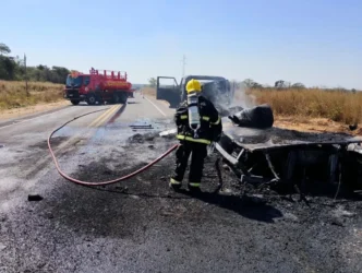 Incêndio em caminhão carregado com óleo mobiliza bombeiros em Nova Mutum