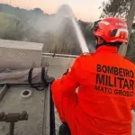 Incêndio em vegetação atinge 1,5 metro de altura e mobiliza bombeiros em Campo Verde