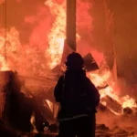 Incêndio atinge fábrica de ração no Alto da Glória e mobiliza Corpo de Bombeiros em Sinop