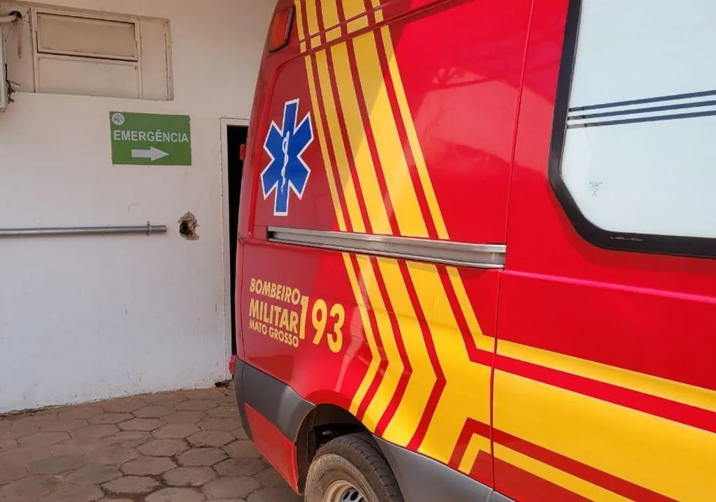 Batida frontal entre caminhonete e carro deixa dois motoristas presos às ferragens na MT-485 em Lucas do Rio Verde