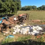 Caminhão tomba na Avenida Tancredo Neves e deixa motorista ferido em Cáceres
