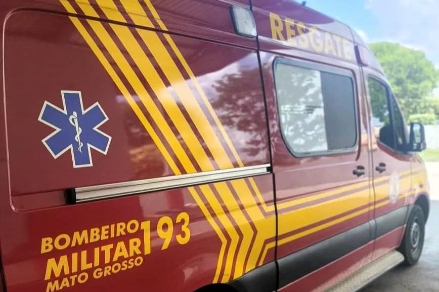 Mulher é esfaqueada pelas costas e socorrida pelos bombeiros em Cáceres