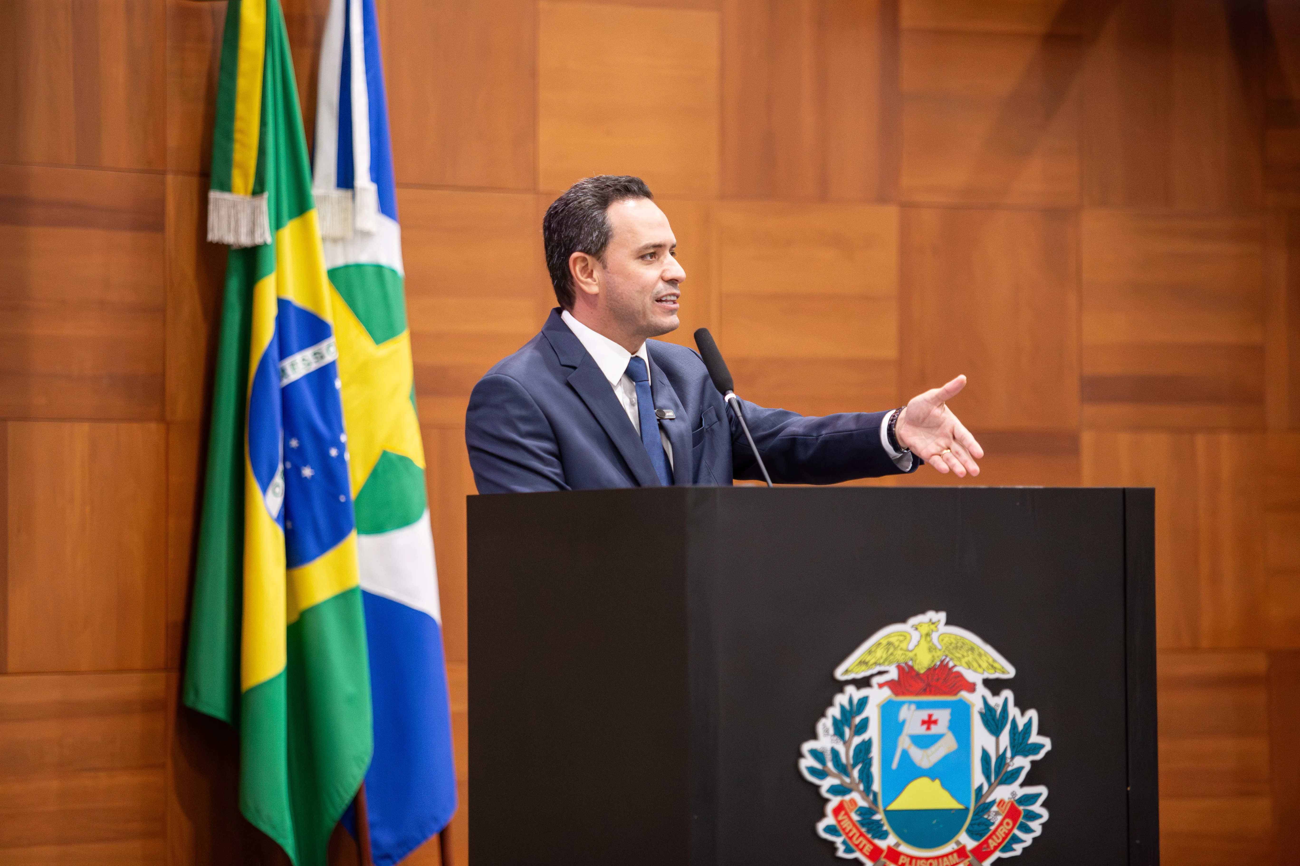Diego Guimarães cobra voucher escolar e empreendedorismo