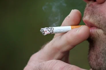 Distribuição de medicamentos para parar de fumar cresce 138% no SUS em três anos